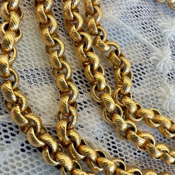 Vintage Midcentury Crown Trifari Textured Gold Rolo Belcher Chain 32” - Picture 2 of 7